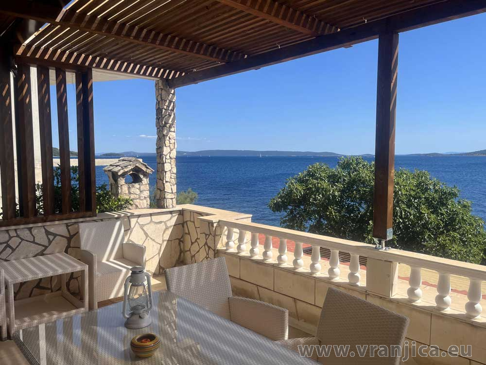 Chorvatcko Apartmán ARŽIČ AP2 (4) AP1 (4+1)